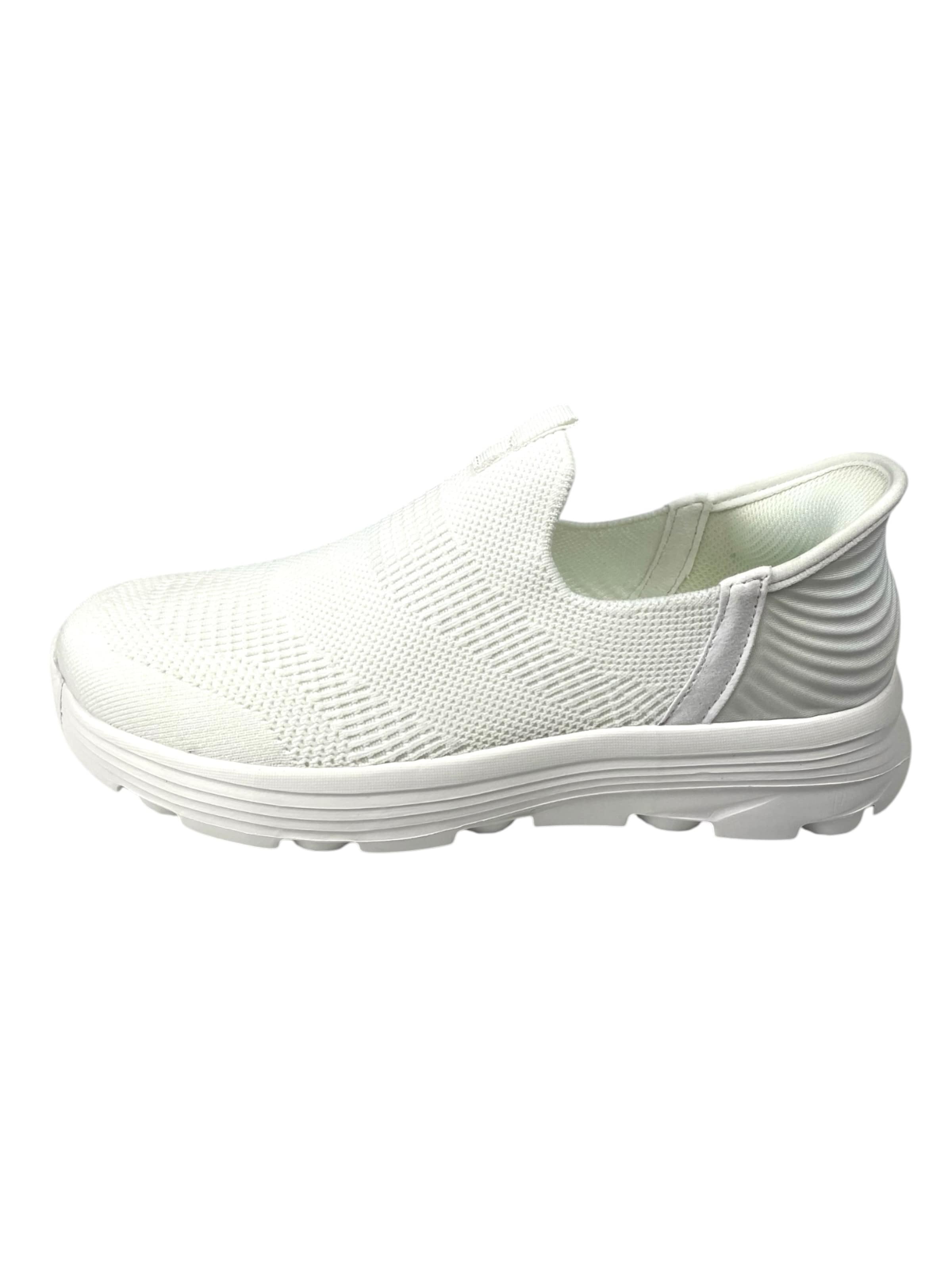 Chaussure basse 'Sneaker' Kumixi en blanc