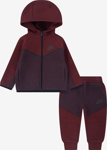 Nike SportswearJogging komplet 'TECH FLEECE' - crvena boja: prednji dio