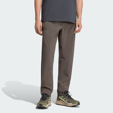 Regular Pantalon outdoor ADIDAS TERREX en vert : devant