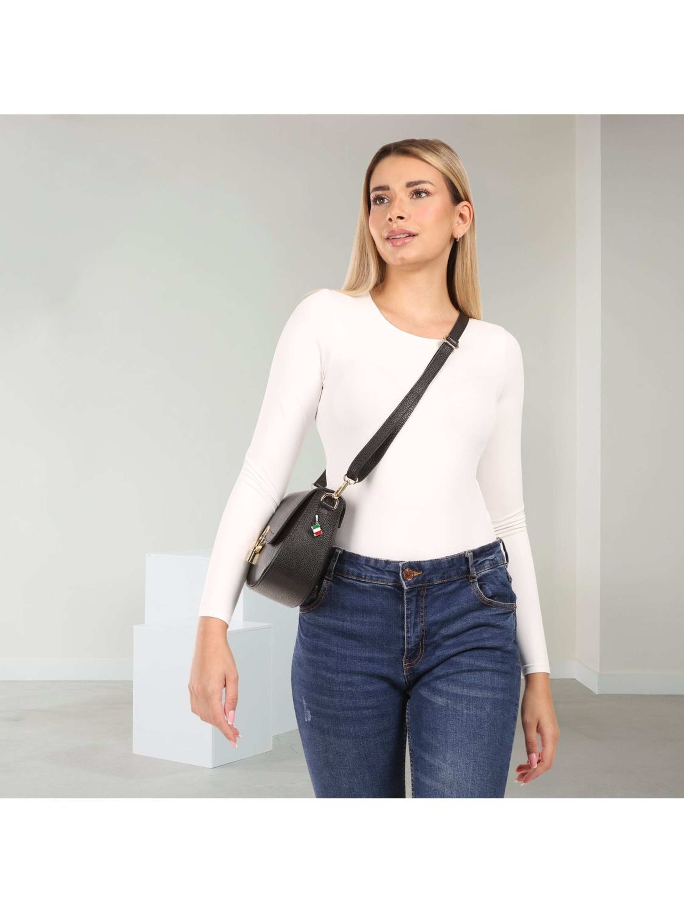 Florence Shoulder Bag in Black