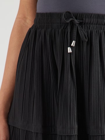 Gonna 'An44astasia' di Hailys in nero