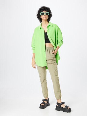 Nasty Gal Tapered Cargo trousers in Green