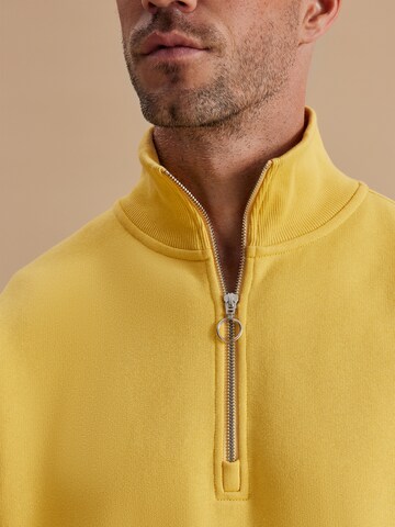 DAN FOX APPAREL Sweatshirt 'Dave Heavyweight' in Geel