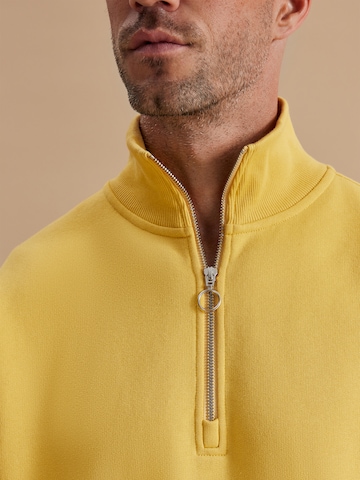 DAN FOX APPAREL Sweatshirt 'Dave Heavyweight' in Yellow