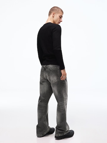 Bershka Flared Jeans in Grey