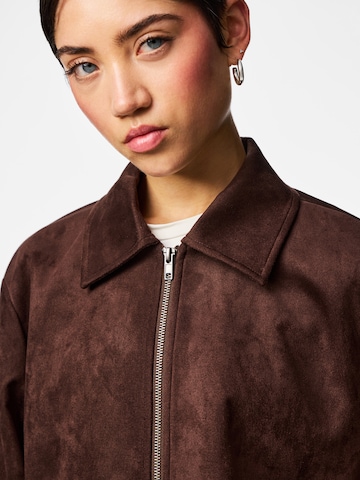 PIECES Jacke 'PCFOLINE' in Braun