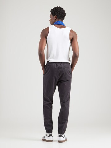 GAP Tapered Nadrág - fekete