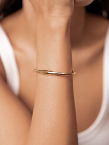 Hey Happiness Bracelet 'Curve Bangle' in Gold