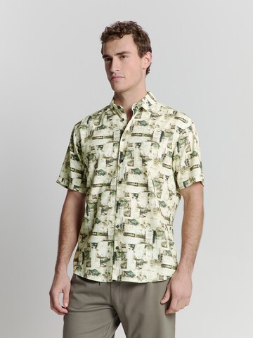 No Excess Regular fit Button Up Shirt in Green: front