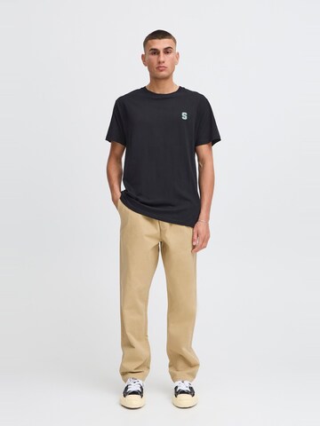 !Solid Regular Chino ' SDLIAM ' in Bruin