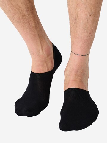 Chaussure basse Nur Die en noir : devant