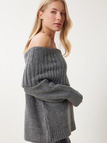 Happiness İstanbul Tröja i grå