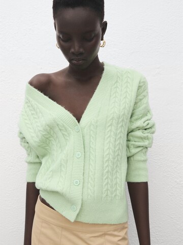 Cardigan 'Talcore' MANGO en vert : devant