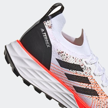 Chaussure de course 'Terrex Two Parley' ADIDAS TERREX en blanc