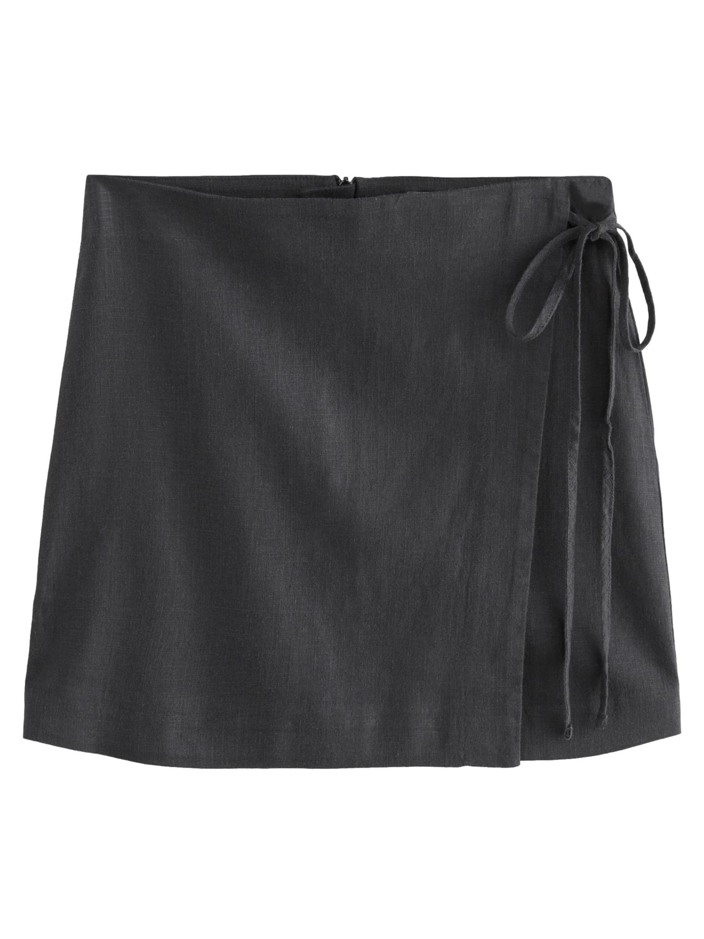 Next Hame värissä musta: etupuoli