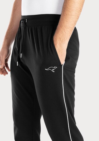 KangaROOS Tapered Hose in Schwarz