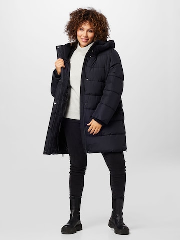 Esprit Curves Wintermantel in Schwarz