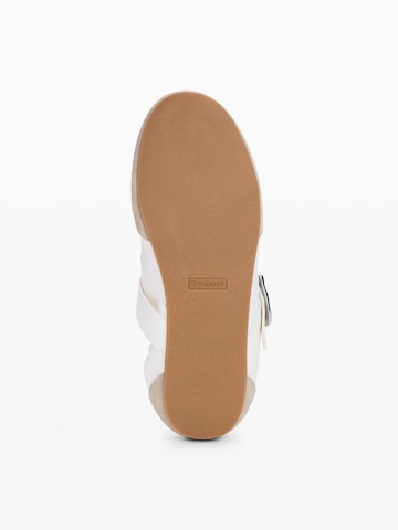 balts Desigual Zemie brīvā laika apavi