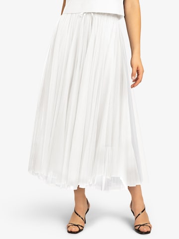 APART Skirt in White: front