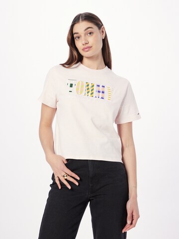 Tommy Jeans Koszulka 'Luxe Classic' w kolorze różowy: przód