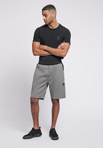 Regular Pantalon de sport Hummel en gris