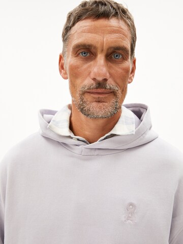 ARMEDANGELS Sweatshirt in Lila