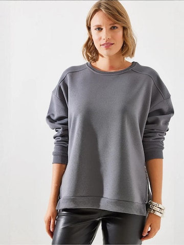 Felpa di Bianco Lucci in grigio