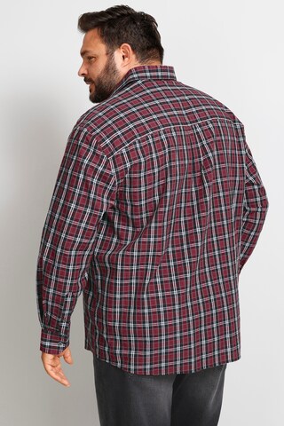 Coupe regular Chemise Boston Park en rouge