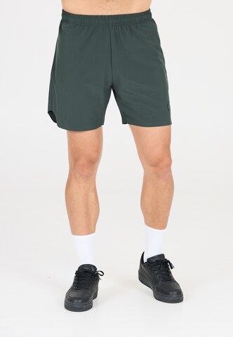 Virtus Regular Shorts 'Spier' in Grün: Vorderseite