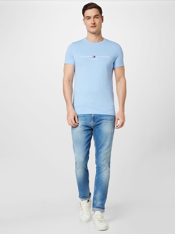 TOMMY HILFIGER Klasický střih Tričko – modrá