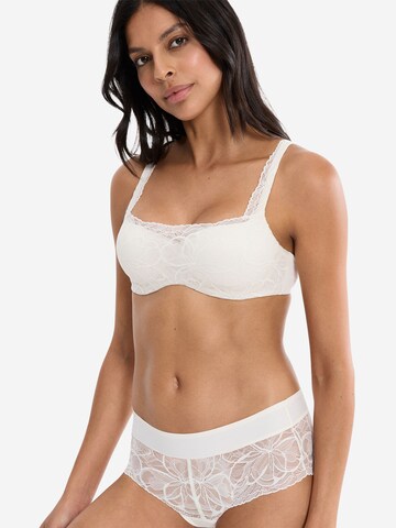 TRIUMPH Balconette Bra ' Red Label Body Make-Up Illusion Lace ' in White: front