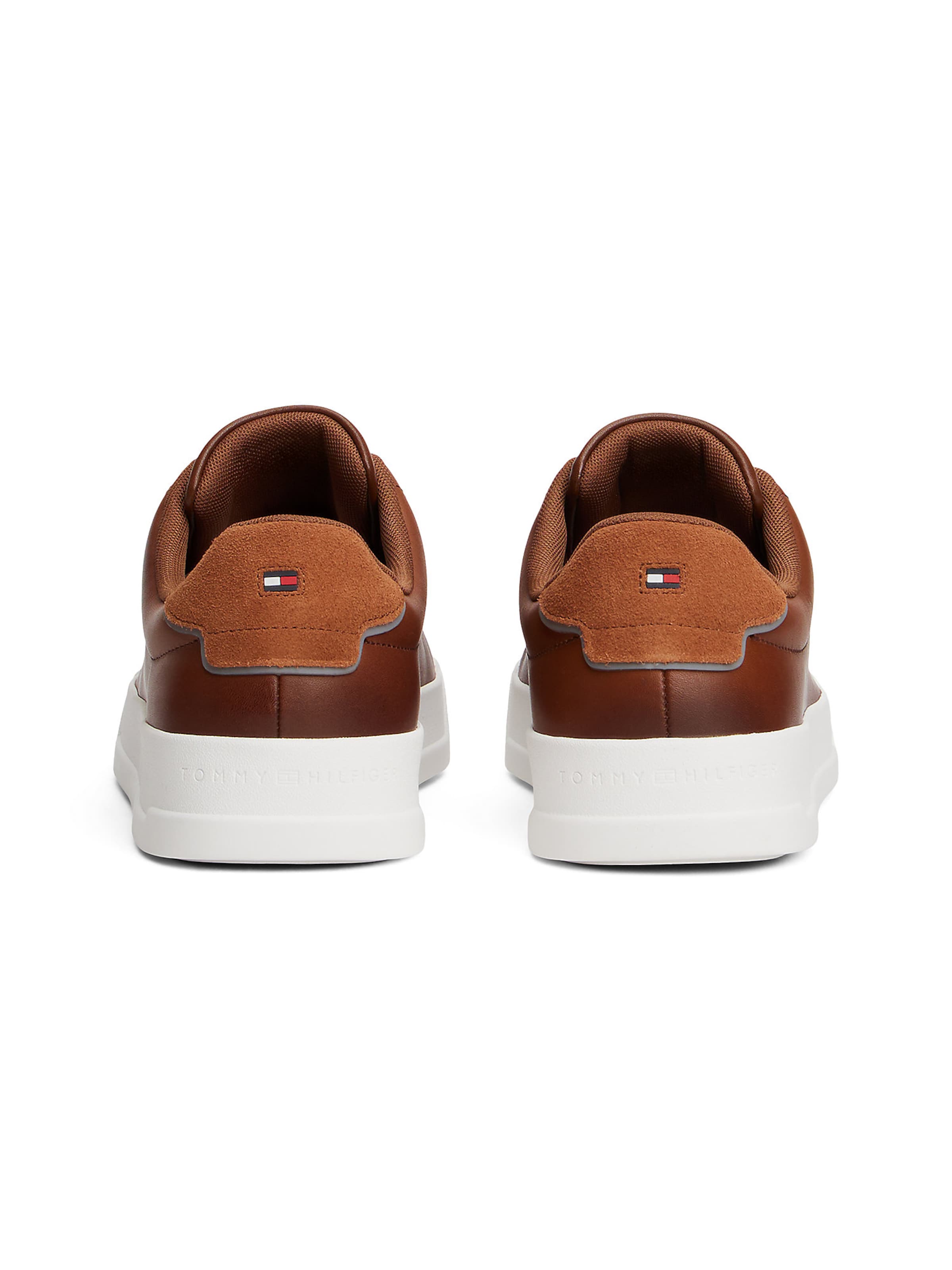 TOMMY HILFIGER Sneaker 'COURT' in Braun