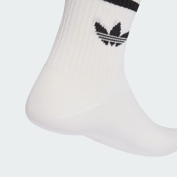 ADIDAS ORIGINALS Sukat värissä musta
