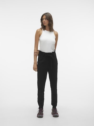 Vero Moda Tall Slimfit Kalhoty se sklady v pase 'Eva' – černá