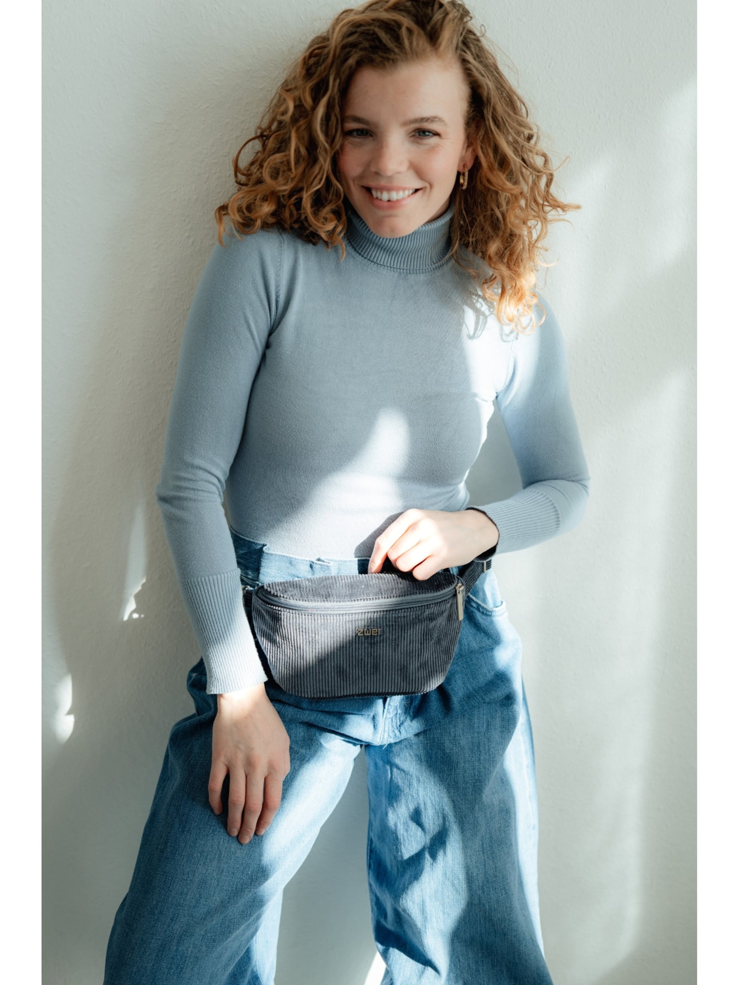 ZWEI Gürteltasche 'MADEMOISELLE.M MH4'‌‌ in Blau