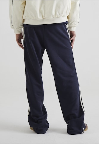 regular Pantaloni di Prohibited in blu