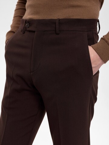 Coupe slim Pantalon Antioch en marron