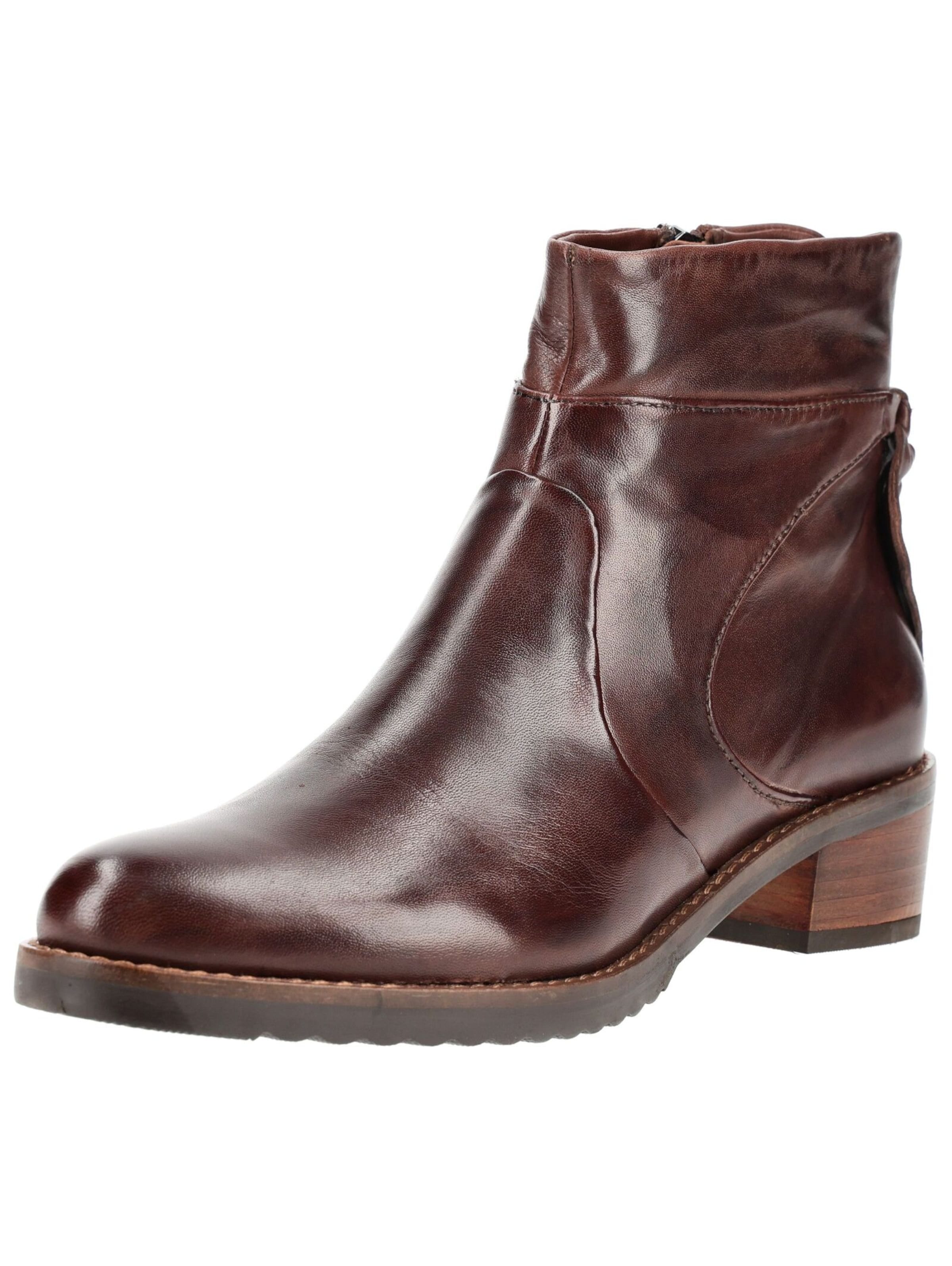 B.Z. MODA by EVERYBODY Booties in Brown: front