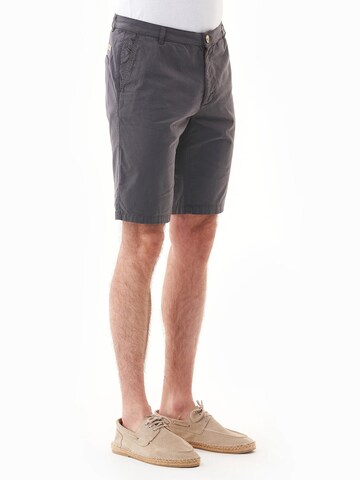 Organication Slimfit Shorts in Grau
