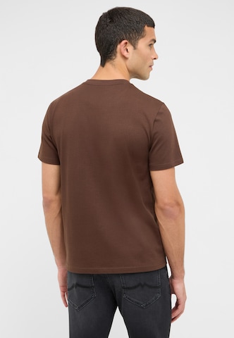 MUSTANG T-Shirt 'Austin' in Braun
