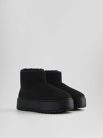 Bershka Snow Boots in Black