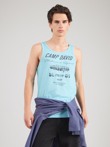 CAMP DAVID Μπλουζάκι 'Windsurfing' σε μπλε: μπροστά