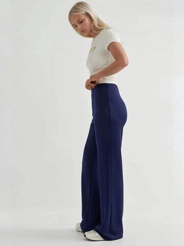 Flared Pantaloni di Hiccup in blu