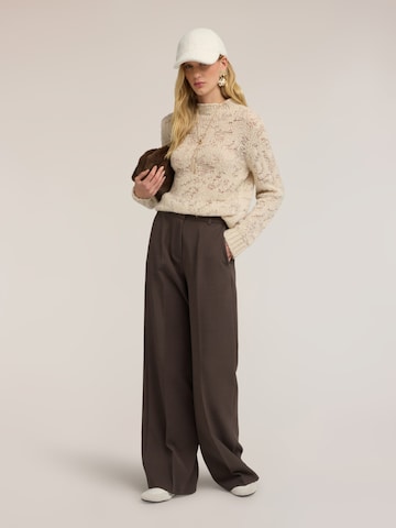 Pantaloni di MOTIVI in grigio