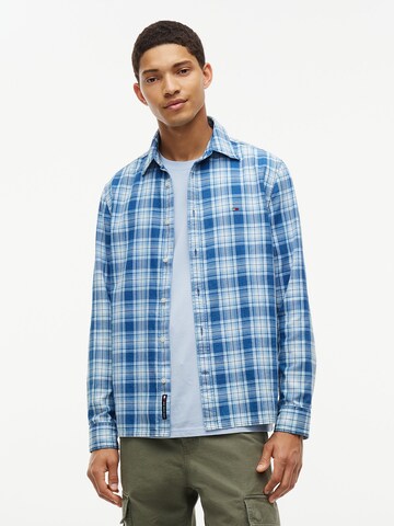 Tommy Jeans Regular fit Button Up Shirt in Blue: front