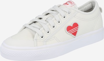 Baskets basses 'Nizza' ADIDAS ORIGINALS en blanc : devant