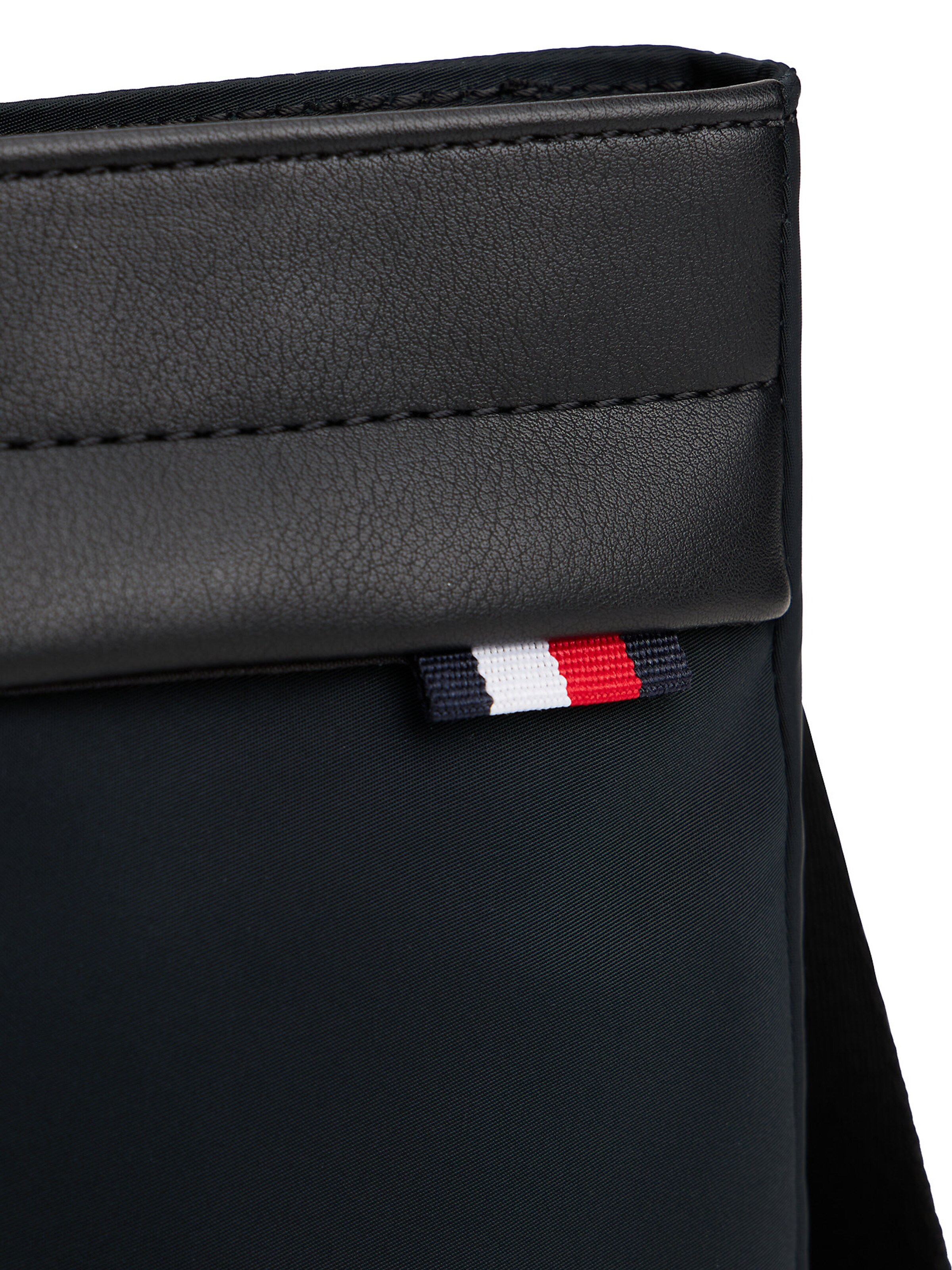 TOMMY HILFIGER Crossbody Bag in Black