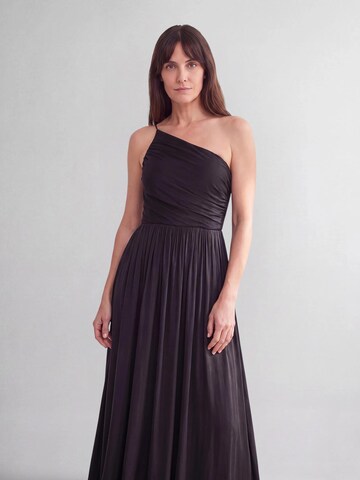 Rochie 'Arika' de la Guido Maria Kretschmer pe negru