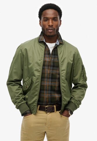 Veste mi-saison Superdry en vert : devant