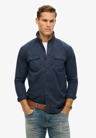 Coupe regular Chemise Superdry en bleu : devant